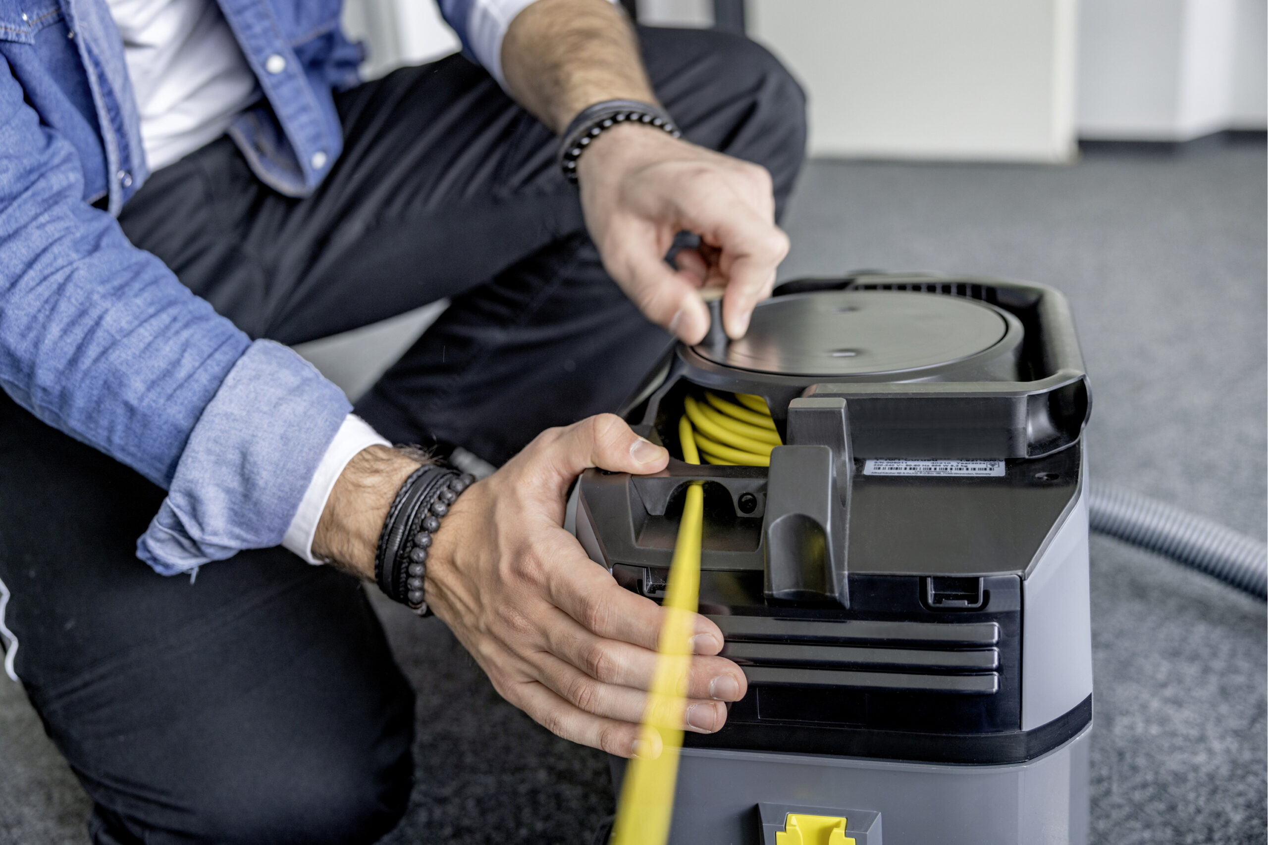 Karcher T 10/1 Hepa Dry Tub Vacuum - Image 3